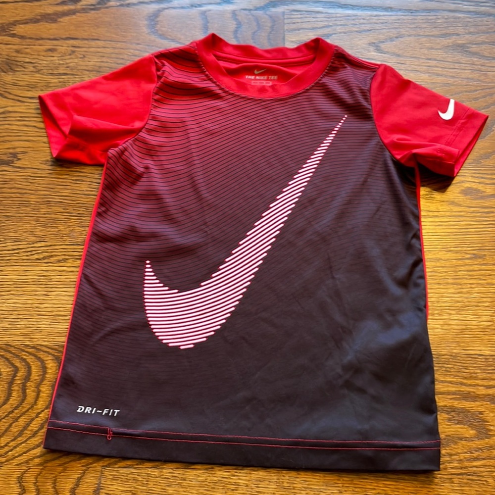 Nike Dri Fit T-Shirt